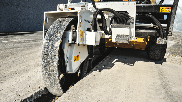 Roată compactor-vibrator cu translație laterală