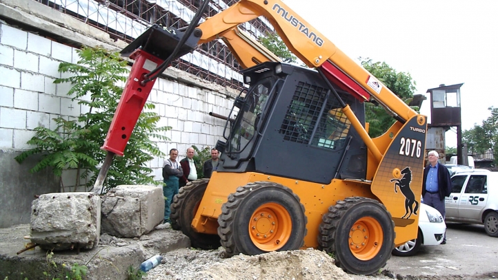 Ciocane hidraulic pentru demolări