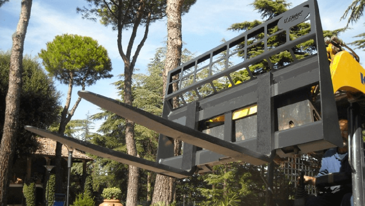 Dispozitiv cu lame tip stivuitor