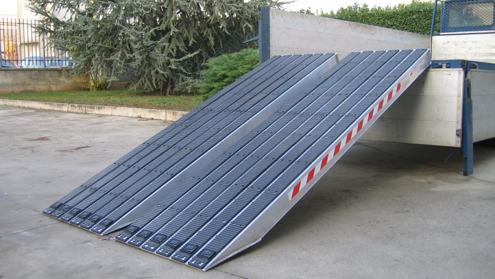 Rampe pentru utilaje și mașini