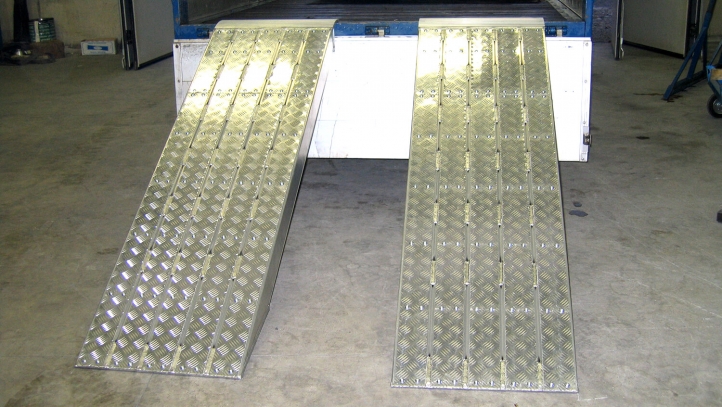 Rampe pentru utilaje și mașini