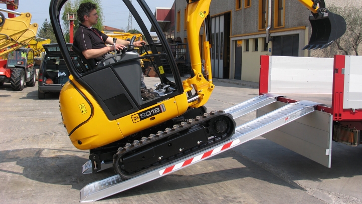 Rampe pentru utilaje și mașini